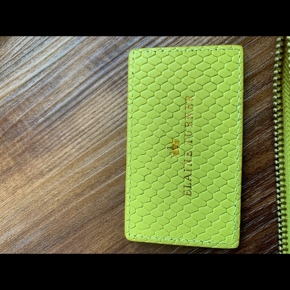 Elaine Turner yellow crossbody with mirror - Picture 11 of 13